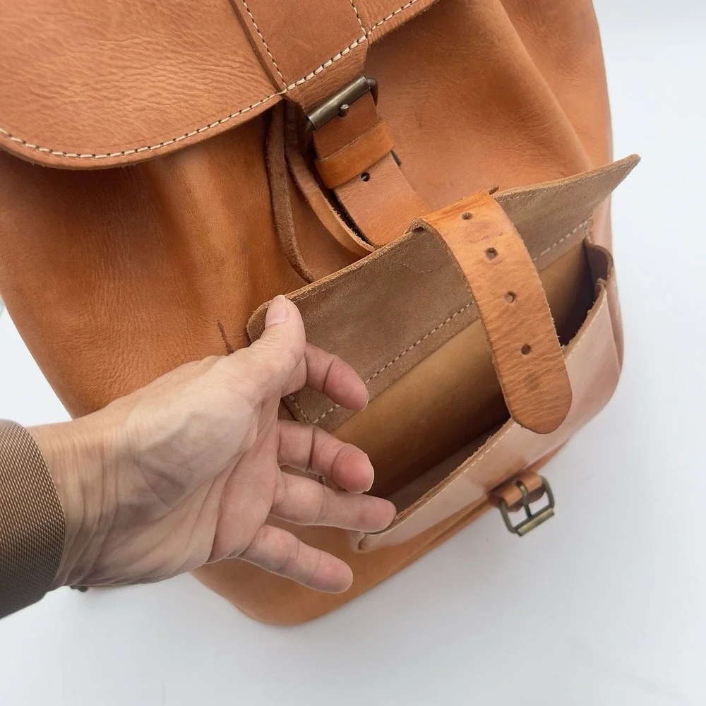 Brown Leather Hiking Backpack 15L Drawstring Buckle 2-Pocket Adjustable Straps